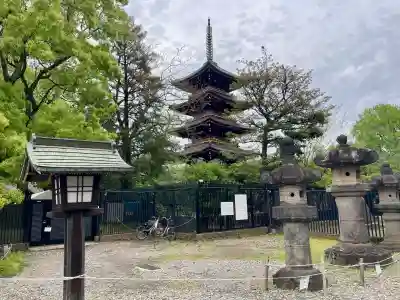 上野東照宮の{uncategorized: "未分類", other: "その他", undefined: "問題あり", building: "その他建物", grave: "お墓", sacred_gate: "鳥居", guardian: "狛犬", statue: "像", buddha: "仏像", history: "歴史", nature: "自然", garden: "庭園", animal: "動物", pagoda: "塔", temizu: "手水舎", mountain_gate: "山門・神門", sanctuary: "本殿・本堂", subordinate: "末社・摂社", art: "芸術", scenery: "景色", jizo: "地蔵", ema: "絵馬", goshuin: "御朱印", omikuji: "おみくじ", items: "授与品その他", amulet: "お守り", goshuincho: "御朱印帳", eats: "食事", festival: "お祭り", votive_dance: "神楽", shichigosan: "七五三参", wedding: "結婚式", experience: "体験その他", initially: "初詣", around: "周辺", anti_infection: "感染症対策"}