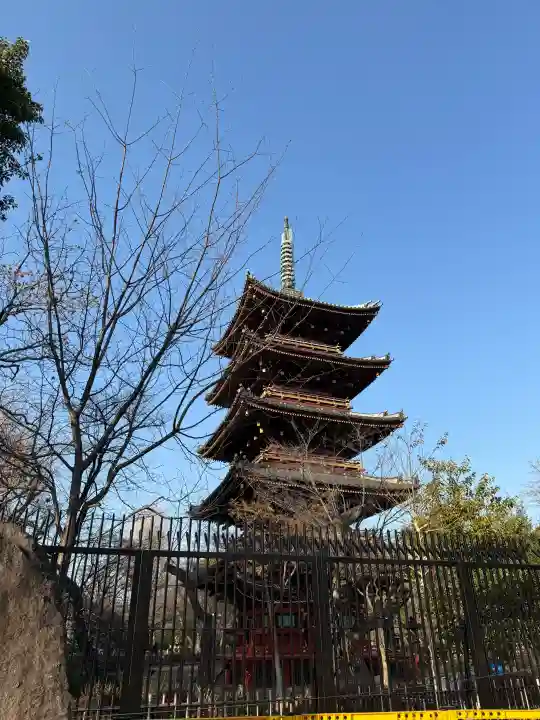上野東照宮の{uncategorized: "未分類", other: "その他", undefined: "問題あり", building: "その他建物", grave: "お墓", sacred_gate: "鳥居", guardian: "狛犬", statue: "像", buddha: "仏像", history: "歴史", nature: "自然", garden: "庭園", animal: "動物", pagoda: "塔", temizu: "手水舎", mountain_gate: "山門・神門", sanctuary: "本殿・本堂", subordinate: "末社・摂社", art: "芸術", scenery: "景色", jizo: "地蔵", ema: "絵馬", goshuin: "御朱印", omikuji: "おみくじ", items: "授与品その他", amulet: "お守り", goshuincho: "御朱印帳", eats: "食事", festival: "お祭り", votive_dance: "神楽", shichigosan: "七五三参", wedding: "結婚式", experience: "体験その他", initially: "初詣", around: "周辺", anti_infection: "感染症対策"}