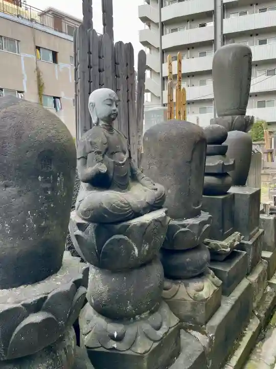 浄心寺の{uncategorized: "未分類", other: "その他", undefined: "問題あり", building: "その他建物", grave: "お墓", sacred_gate: "鳥居", guardian: "狛犬", statue: "像", buddha: "仏像", history: "歴史", nature: "自然", garden: "庭園", animal: "動物", pagoda: "塔", temizu: "手水舎", mountain_gate: "山門・神門", sanctuary: "本殿・本堂", subordinate: "末社・摂社", art: "芸術", scenery: "景色", jizo: "地蔵", ema: "絵馬", goshuin: "御朱印", omikuji: "おみくじ", items: "授与品その他", amulet: "お守り", goshuincho: "御朱印帳", eats: "食事", festival: "お祭り", votive_dance: "神楽", shichigosan: "七五三参", wedding: "結婚式", experience: "体験その他", initially: "初詣", around: "周辺", anti_infection: "感染症対策"}