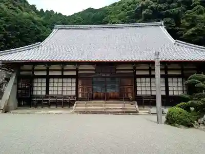 霊巌寺の本殿・本堂