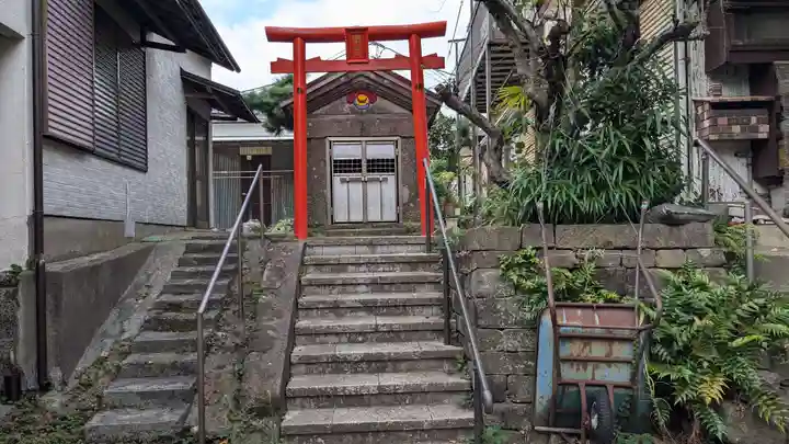 濱町稲荷の鳥居