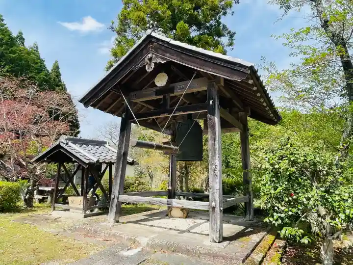 伊勢廻寺の{uncategorized: "未分類", other: "その他", undefined: "問題あり", building: "その他建物", grave: "お墓", sacred_gate: "鳥居", guardian: "狛犬", statue: "像", buddha: "仏像", history: "歴史", nature: "自然", garden: "庭園", animal: "動物", pagoda: "塔", temizu: "手水舎", mountain_gate: "山門・神門", sanctuary: "本殿・本堂", subordinate: "末社・摂社", art: "芸術", scenery: "景色", jizo: "地蔵", ema: "絵馬", goshuin: "御朱印", omikuji: "おみくじ", items: "授与品その他", amulet: "お守り", goshuincho: "御朱印帳", eats: "食事", festival: "お祭り", votive_dance: "神楽", shichigosan: "七五三参", wedding: "結婚式", experience: "体験その他", initially: "初詣", around: "周辺", anti_infection: "感染症対策"}