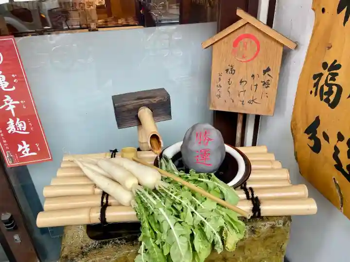 勝運稲荷の{uncategorized: "未分類", other: "その他", undefined: "問題あり", building: "その他建物", grave: "お墓", sacred_gate: "鳥居", guardian: "狛犬", statue: "像", buddha: "仏像", history: "歴史", nature: "自然", garden: "庭園", animal: "動物", pagoda: "塔", temizu: "手水舎", mountain_gate: "山門・神門", sanctuary: "本殿・本堂", subordinate: "末社・摂社", art: "芸術", scenery: "景色", jizo: "地蔵", ema: "絵馬", goshuin: "御朱印", omikuji: "おみくじ", items: "授与品その他", amulet: "お守り", goshuincho: "御朱印帳", eats: "食事", festival: "お祭り", votive_dance: "神楽", shichigosan: "七五三参", wedding: "結婚式", experience: "体験その他", initially: "初詣", around: "周辺", anti_infection: "感染症対策"}