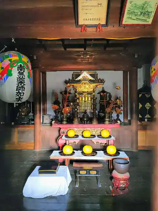 高棚薬師堂の本殿・本堂