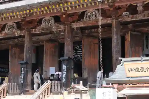 金峯山寺の本殿