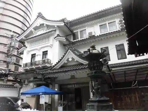 三津寺の本殿・本堂