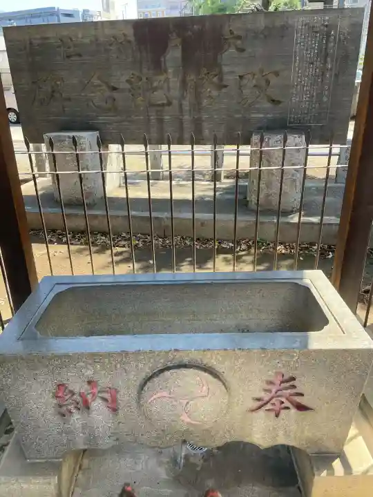 大戸神社の{uncategorized: "未分類", other: "その他", undefined: "問題あり", building: "その他建物", grave: "お墓", sacred_gate: "鳥居", guardian: "狛犬", statue: "像", buddha: "仏像", history: "歴史", nature: "自然", garden: "庭園", animal: "動物", pagoda: "塔", temizu: "手水舎", mountain_gate: "山門・神門", sanctuary: "本殿・本堂", subordinate: "末社・摂社", art: "芸術", scenery: "景色", jizo: "地蔵", ema: "絵馬", goshuin: "御朱印", omikuji: "おみくじ", items: "授与品その他", amulet: "お守り", goshuincho: "御朱印帳", eats: "食事", festival: "お祭り", votive_dance: "神楽", shichigosan: "七五三参", wedding: "結婚式", experience: "体験その他", initially: "初詣", around: "周辺", anti_infection: "感染症対策"}