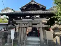 被官稲荷神社の鳥居