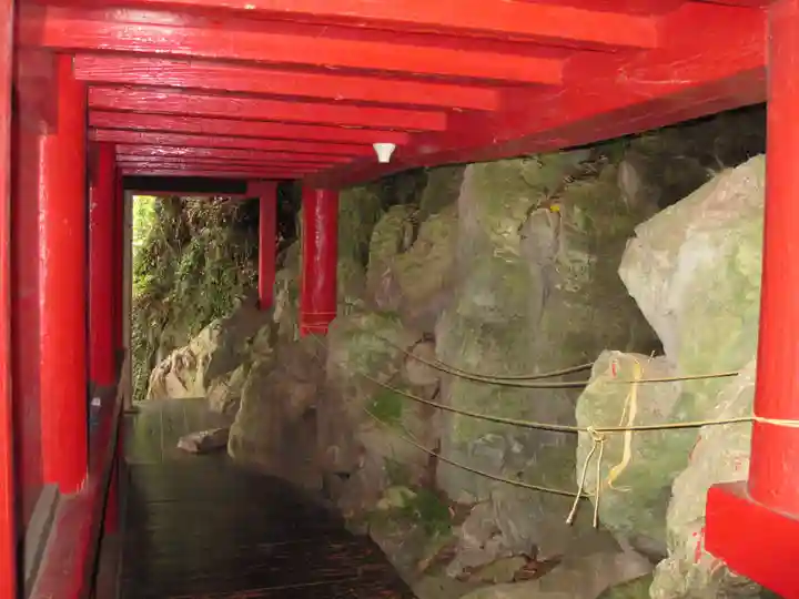 磯山弁財天の本殿・本堂