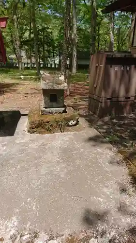 淺間神社（忍野八海）の末社・摂社