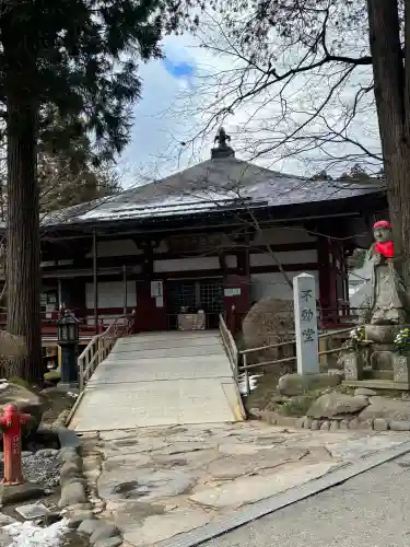 中尊寺の{uncategorized: "未分類", other: "その他", undefined: "問題あり", building: "その他建物", grave: "お墓", sacred_gate: "鳥居", guardian: "狛犬", statue: "像", buddha: "仏像", history: "歴史", nature: "自然", garden: "庭園", animal: "動物", pagoda: "塔", temizu: "手水舎", mountain_gate: "山門・神門", sanctuary: "本殿・本堂", subordinate: "末社・摂社", art: "芸術", scenery: "景色", jizo: "地蔵", ema: "絵馬", goshuin: "御朱印", omikuji: "おみくじ", items: "授与品その他", amulet: "お守り", goshuincho: "御朱印帳", eats: "食事", festival: "お祭り", votive_dance: "神楽", shichigosan: "七五三参", wedding: "結婚式", experience: "体験その他", initially: "初詣", around: "周辺", anti_infection: "感染症対策"}