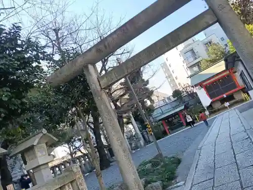 くまくま神社(導きの社 熊野町熊野神社)の{uncategorized: "未分類", other: "その他", undefined: "問題あり", building: "その他建物", grave: "お墓", sacred_gate: "鳥居", guardian: "狛犬", statue: "像", buddha: "仏像", history: "歴史", nature: "自然", garden: "庭園", animal: "動物", pagoda: "塔", temizu: "手水舎", mountain_gate: "山門・神門", sanctuary: "本殿・本堂", subordinate: "末社・摂社", art: "芸術", scenery: "景色", jizo: "地蔵", ema: "絵馬", goshuin: "御朱印", omikuji: "おみくじ", items: "授与品その他", amulet: "お守り", goshuincho: "御朱印帳", eats: "食事", festival: "お祭り", votive_dance: "神楽", shichigosan: "七五三参", wedding: "結婚式", experience: "体験その他", initially: "初詣", around: "周辺", anti_infection: "感染症対策"}