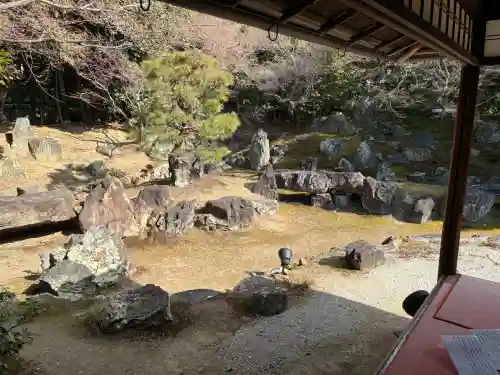 圓徳院の{uncategorized: "未分類", other: "その他", undefined: "問題あり", building: "その他建物", grave: "お墓", sacred_gate: "鳥居", guardian: "狛犬", statue: "像", buddha: "仏像", history: "歴史", nature: "自然", garden: "庭園", animal: "動物", pagoda: "塔", temizu: "手水舎", mountain_gate: "山門・神門", sanctuary: "本殿・本堂", subordinate: "末社・摂社", art: "芸術", scenery: "景色", jizo: "地蔵", ema: "絵馬", goshuin: "御朱印", omikuji: "おみくじ", items: "授与品その他", amulet: "お守り", goshuincho: "御朱印帳", eats: "食事", festival: "お祭り", votive_dance: "神楽", shichigosan: "七五三参", wedding: "結婚式", experience: "体験その他", initially: "初詣", around: "周辺", anti_infection: "感染症対策"}