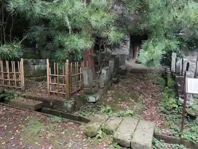 浄光明寺の{uncategorized: "未分類", other: "その他", undefined: "問題あり", building: "その他建物", grave: "お墓", sacred_gate: "鳥居", guardian: "狛犬", statue: "像", buddha: "仏像", history: "歴史", nature: "自然", garden: "庭園", animal: "動物", pagoda: "塔", temizu: "手水舎", mountain_gate: "山門・神門", sanctuary: "本殿・本堂", subordinate: "末社・摂社", art: "芸術", scenery: "景色", jizo: "地蔵", ema: "絵馬", goshuin: "御朱印", omikuji: "おみくじ", items: "授与品その他", amulet: "お守り", goshuincho: "御朱印帳", eats: "食事", festival: "お祭り", votive_dance: "神楽", shichigosan: "七五三参", wedding: "結婚式", experience: "体験その他", initially: "初詣", around: "周辺", anti_infection: "感染症対策"}