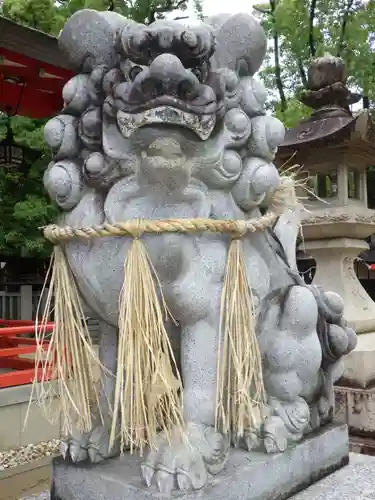 亀之森住吉神社の狛犬