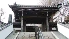 日蓮宗諏訪山大圓寺の山門