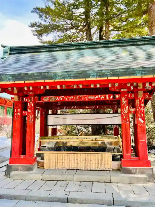 日光二荒山神社中宮祠の{uncategorized: "未分類", other: "その他", undefined: "問題あり", building: "その他建物", grave: "お墓", sacred_gate: "鳥居", guardian: "狛犬", statue: "像", buddha: "仏像", history: "歴史", nature: "自然", garden: "庭園", animal: "動物", pagoda: "塔", temizu: "手水舎", mountain_gate: "山門・神門", sanctuary: "本殿・本堂", subordinate: "末社・摂社", art: "芸術", scenery: "景色", jizo: "地蔵", ema: "絵馬", goshuin: "御朱印", omikuji: "おみくじ", items: "授与品その他", amulet: "お守り", goshuincho: "御朱印帳", eats: "食事", festival: "お祭り", votive_dance: "神楽", shichigosan: "七五三参", wedding: "結婚式", experience: "体験その他", initially: "初詣", around: "周辺", anti_infection: "感染症対策"}