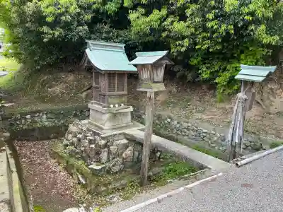 日枝神社 (甲南町稗谷)の{uncategorized: "未分類", other: "その他", undefined: "問題あり", building: "その他建物", grave: "お墓", sacred_gate: "鳥居", guardian: "狛犬", statue: "像", buddha: "仏像", history: "歴史", nature: "自然", garden: "庭園", animal: "動物", pagoda: "塔", temizu: "手水舎", mountain_gate: "山門・神門", sanctuary: "本殿・本堂", subordinate: "末社・摂社", art: "芸術", scenery: "景色", jizo: "地蔵", ema: "絵馬", goshuin: "御朱印", omikuji: "おみくじ", items: "授与品その他", amulet: "お守り", goshuincho: "御朱印帳", eats: "食事", festival: "お祭り", votive_dance: "神楽", shichigosan: "七五三参", wedding: "結婚式", experience: "体験その他", initially: "初詣", around: "周辺", anti_infection: "感染症対策"}