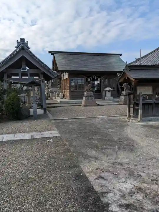 神明社(祖父江神明社)の{uncategorized: "未分類", other: "その他", undefined: "問題あり", building: "その他建物", grave: "お墓", sacred_gate: "鳥居", guardian: "狛犬", statue: "像", buddha: "仏像", history: "歴史", nature: "自然", garden: "庭園", animal: "動物", pagoda: "塔", temizu: "手水舎", mountain_gate: "山門・神門", sanctuary: "本殿・本堂", subordinate: "末社・摂社", art: "芸術", scenery: "景色", jizo: "地蔵", ema: "絵馬", goshuin: "御朱印", omikuji: "おみくじ", items: "授与品その他", amulet: "お守り", goshuincho: "御朱印帳", eats: "食事", festival: "お祭り", votive_dance: "神楽", shichigosan: "七五三参", wedding: "結婚式", experience: "体験その他", initially: "初詣", around: "周辺", anti_infection: "感染症対策"}