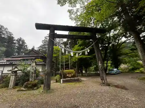 洲原神社の{uncategorized: "未分類", other: "その他", undefined: "問題あり", building: "その他建物", grave: "お墓", sacred_gate: "鳥居", guardian: "狛犬", statue: "像", buddha: "仏像", history: "歴史", nature: "自然", garden: "庭園", animal: "動物", pagoda: "塔", temizu: "手水舎", mountain_gate: "山門・神門", sanctuary: "本殿・本堂", subordinate: "末社・摂社", art: "芸術", scenery: "景色", jizo: "地蔵", ema: "絵馬", goshuin: "御朱印", omikuji: "おみくじ", items: "授与品その他", amulet: "お守り", goshuincho: "御朱印帳", eats: "食事", festival: "お祭り", votive_dance: "神楽", shichigosan: "七五三参", wedding: "結婚式", experience: "体験その他", initially: "初詣", around: "周辺", anti_infection: "感染症対策"}