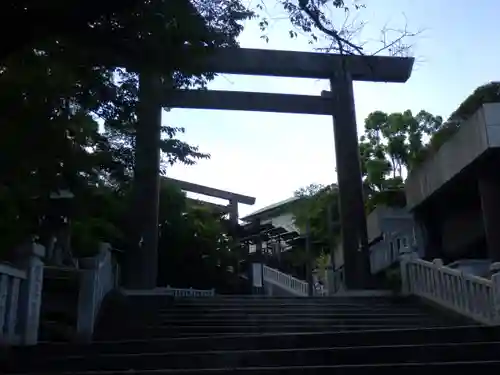 伊勢山皇大神宮の鳥居