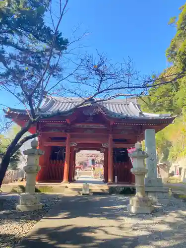 那古寺の山門