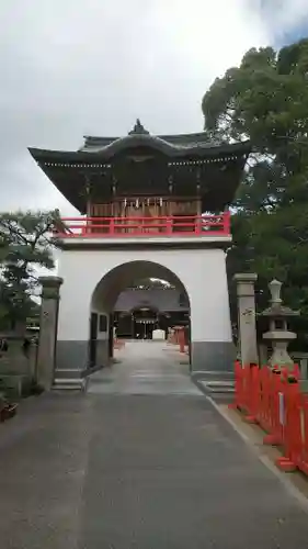 荒井神社の山門・神門