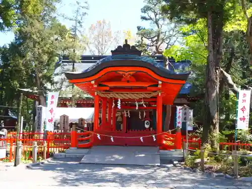 生島足島神社の本殿