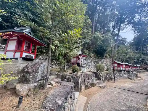 玉津岡神社の{uncategorized: "未分類", other: "その他", undefined: "問題あり", building: "その他建物", grave: "お墓", sacred_gate: "鳥居", guardian: "狛犬", statue: "像", buddha: "仏像", history: "歴史", nature: "自然", garden: "庭園", animal: "動物", pagoda: "塔", temizu: "手水舎", mountain_gate: "山門・神門", sanctuary: "本殿・本堂", subordinate: "末社・摂社", art: "芸術", scenery: "景色", jizo: "地蔵", ema: "絵馬", goshuin: "御朱印", omikuji: "おみくじ", items: "授与品その他", amulet: "お守り", goshuincho: "御朱印帳", eats: "食事", festival: "お祭り", votive_dance: "神楽", shichigosan: "七五三参", wedding: "結婚式", experience: "体験その他", initially: "初詣", around: "周辺", anti_infection: "感染症対策"}