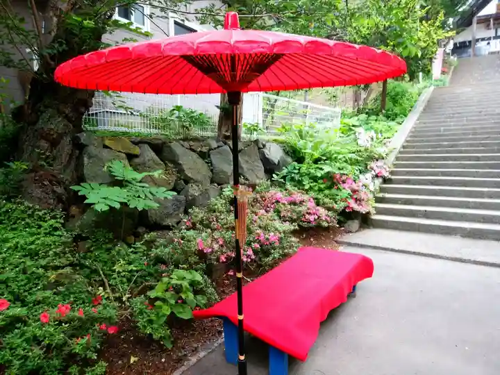虻田神社の庭園