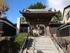 本覚寺の山門