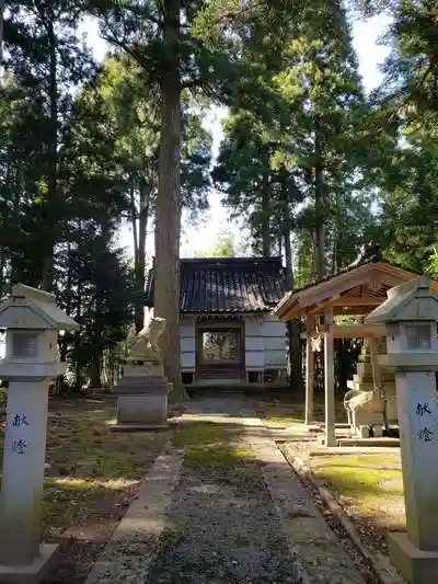 天高神社の本殿