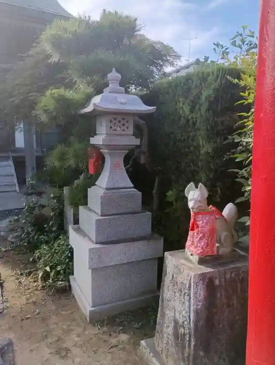 楠森稲荷神社の{uncategorized: "未分類", other: "その他", undefined: "問題あり", building: "その他建物", grave: "お墓", sacred_gate: "鳥居", guardian: "狛犬", statue: "像", buddha: "仏像", history: "歴史", nature: "自然", garden: "庭園", animal: "動物", pagoda: "塔", temizu: "手水舎", mountain_gate: "山門・神門", sanctuary: "本殿・本堂", subordinate: "末社・摂社", art: "芸術", scenery: "景色", jizo: "地蔵", ema: "絵馬", goshuin: "御朱印", omikuji: "おみくじ", items: "授与品その他", amulet: "お守り", goshuincho: "御朱印帳", eats: "食事", festival: "お祭り", votive_dance: "神楽", shichigosan: "七五三参", wedding: "結婚式", experience: "体験その他", initially: "初詣", around: "周辺", anti_infection: "感染症対策"}