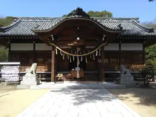 真止戸山神社の本殿