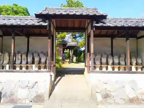 十応寺教会の山門・神門