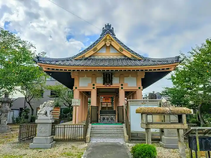 八幡神社の本殿・本堂