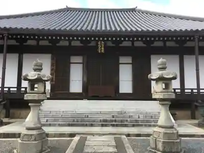 當麻寺の本殿・本堂