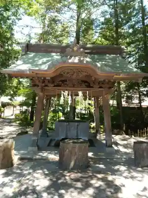 諏訪大社下社秋宮の手水舎