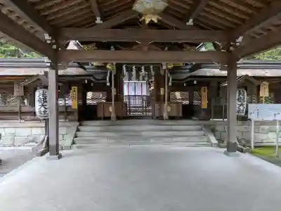建部大社の{uncategorized: "未分類", other: "その他", undefined: "問題あり", building: "その他建物", grave: "お墓", sacred_gate: "鳥居", guardian: "狛犬", statue: "像", buddha: "仏像", history: "歴史", nature: "自然", garden: "庭園", animal: "動物", pagoda: "塔", temizu: "手水舎", mountain_gate: "山門・神門", sanctuary: "本殿・本堂", subordinate: "末社・摂社", art: "芸術", scenery: "景色", jizo: "地蔵", ema: "絵馬", goshuin: "御朱印", omikuji: "おみくじ", items: "授与品その他", amulet: "お守り", goshuincho: "御朱印帳", eats: "食事", festival: "お祭り", votive_dance: "神楽", shichigosan: "七五三参", wedding: "結婚式", experience: "体験その他", initially: "初詣", around: "周辺", anti_infection: "感染症対策"}