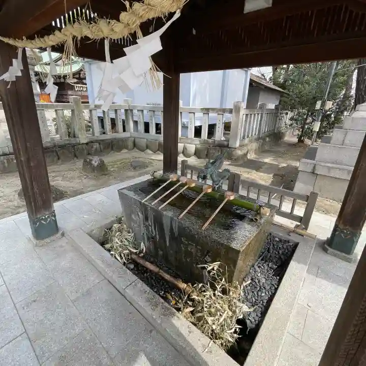 堤治神社の{uncategorized: "未分類", other: "その他", undefined: "問題あり", building: "その他建物", grave: "お墓", sacred_gate: "鳥居", guardian: "狛犬", statue: "像", buddha: "仏像", history: "歴史", nature: "自然", garden: "庭園", animal: "動物", pagoda: "塔", temizu: "手水舎", mountain_gate: "山門・神門", sanctuary: "本殿・本堂", subordinate: "末社・摂社", art: "芸術", scenery: "景色", jizo: "地蔵", ema: "絵馬", goshuin: "御朱印", omikuji: "おみくじ", items: "授与品その他", amulet: "お守り", goshuincho: "御朱印帳", eats: "食事", festival: "お祭り", votive_dance: "神楽", shichigosan: "七五三参", wedding: "結婚式", experience: "体験その他", initially: "初詣", around: "周辺", anti_infection: "感染症対策"}