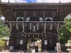 善峯寺の山門