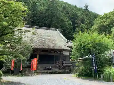 華藏寺(梅澤不動尊) の本殿・本堂