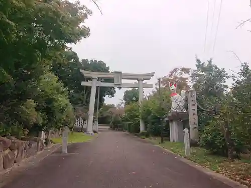 満福寺（三好稲荷閣）の鳥居