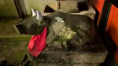 御所八幡宮の像