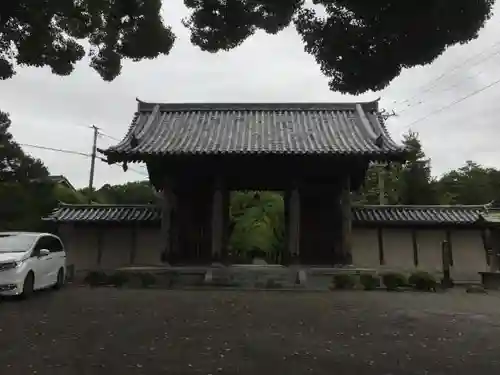 光長寺の山門