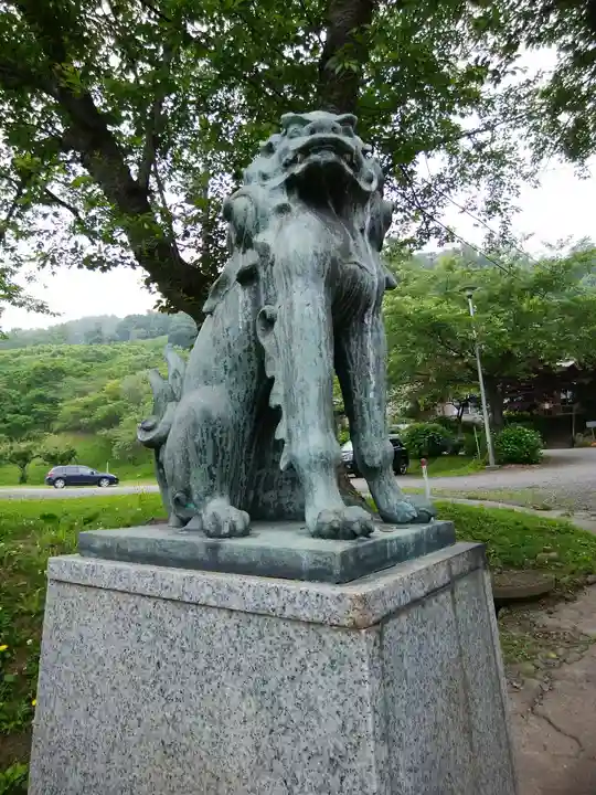 虻田神社の狛犬