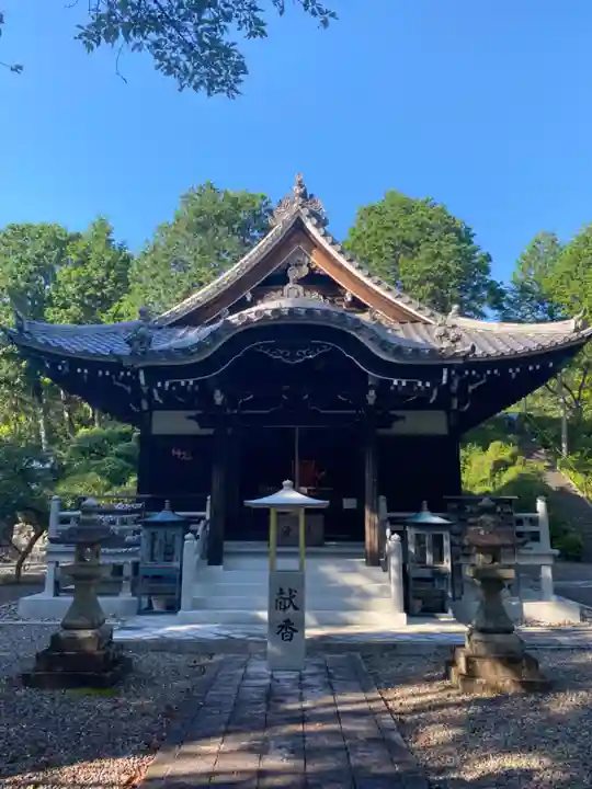護国之寺の本殿・本堂