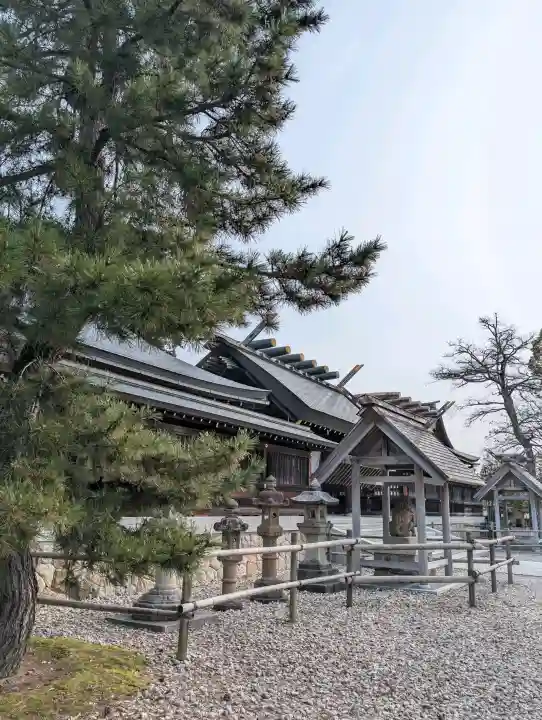 丹後一ノ宮 元伊勢 籠神社の{uncategorized: "未分類", other: "その他", undefined: "問題あり", building: "その他建物", grave: "お墓", sacred_gate: "鳥居", guardian: "狛犬", statue: "像", buddha: "仏像", history: "歴史", nature: "自然", garden: "庭園", animal: "動物", pagoda: "塔", temizu: "手水舎", mountain_gate: "山門・神門", sanctuary: "本殿・本堂", subordinate: "末社・摂社", art: "芸術", scenery: "景色", jizo: "地蔵", ema: "絵馬", goshuin: "御朱印", omikuji: "おみくじ", items: "授与品その他", amulet: "お守り", goshuincho: "御朱印帳", eats: "食事", festival: "お祭り", votive_dance: "神楽", shichigosan: "七五三参", wedding: "結婚式", experience: "体験その他", initially: "初詣", around: "周辺", anti_infection: "感染症対策"}