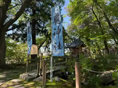 花巻神社の{uncategorized: "未分類", other: "その他", undefined: "問題あり", building: "その他建物", grave: "お墓", sacred_gate: "鳥居", guardian: "狛犬", statue: "像", buddha: "仏像", history: "歴史", nature: "自然", garden: "庭園", animal: "動物", pagoda: "塔", temizu: "手水舎", mountain_gate: "山門・神門", sanctuary: "本殿・本堂", subordinate: "末社・摂社", art: "芸術", scenery: "景色", jizo: "地蔵", ema: "絵馬", goshuin: "御朱印", omikuji: "おみくじ", items: "授与品その他", amulet: "お守り", goshuincho: "御朱印帳", eats: "食事", festival: "お祭り", votive_dance: "神楽", shichigosan: "七五三参", wedding: "結婚式", experience: "体験その他", initially: "初詣", around: "周辺", anti_infection: "感染症対策"}