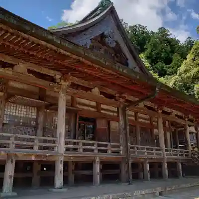 青岸渡寺の本殿・本堂